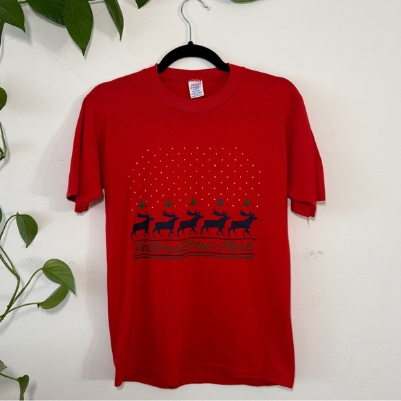 Vintage Single Stitch Red 80's Yellowstone Park Short Sleeve Graphic Tee - Picture 1 of 7